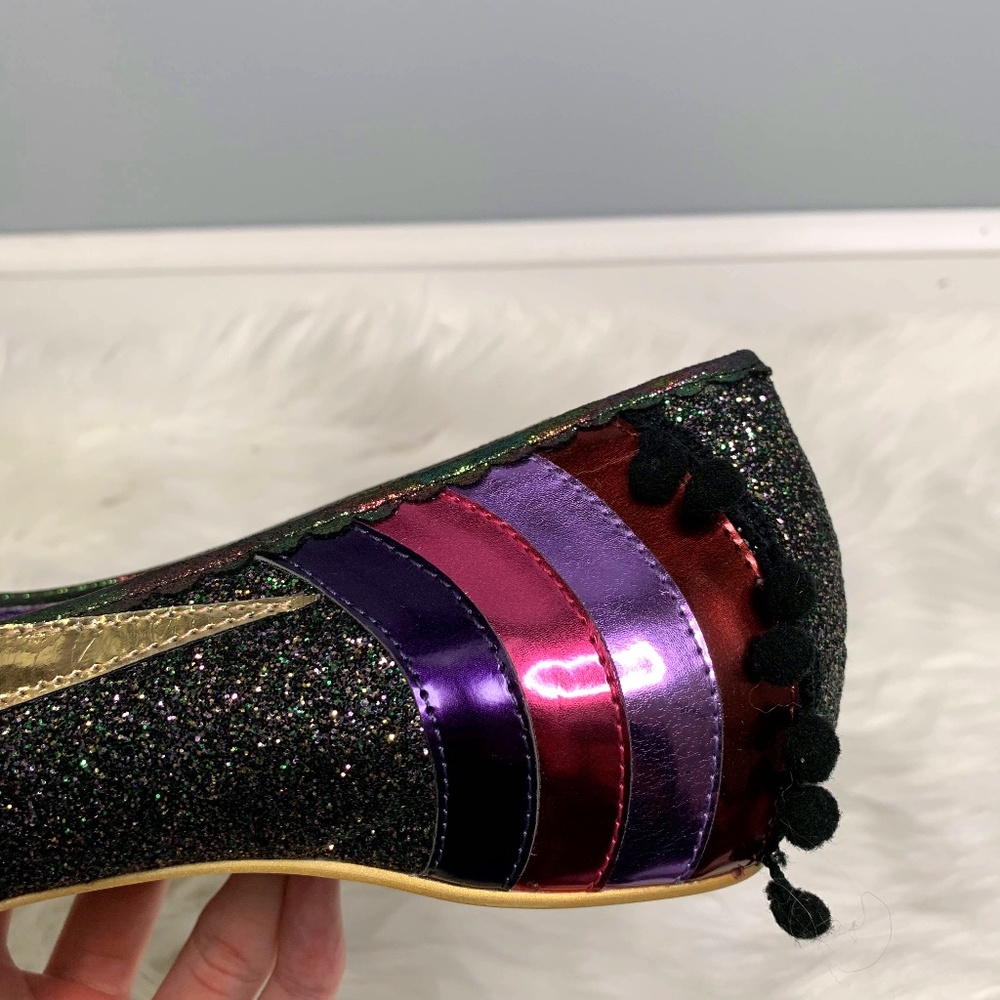 NIB Ground Control Irregular Choice - Picture 2 of 10